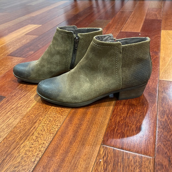 Rockport Suede Booties - Picture 2 of 5